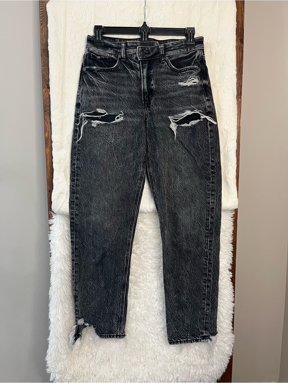 Wild Fable Black Distressed High Rise Mom Jeans - Size 6